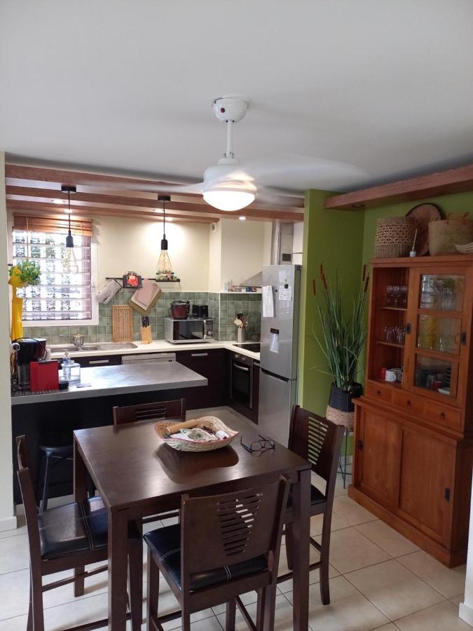 Bel Appartement avec terrasse proche des plages Saint-Gilles Les Bains Extérieur photo